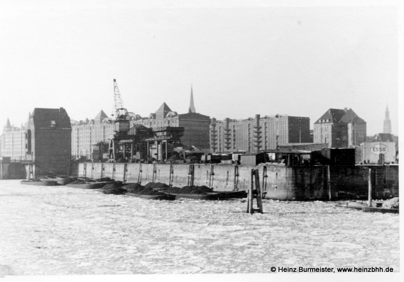 Eisgang im Hamburger Hafen 60er Jahre (Pap153a)