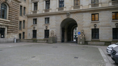 Eingang zum Rathaus vom Alten Wall